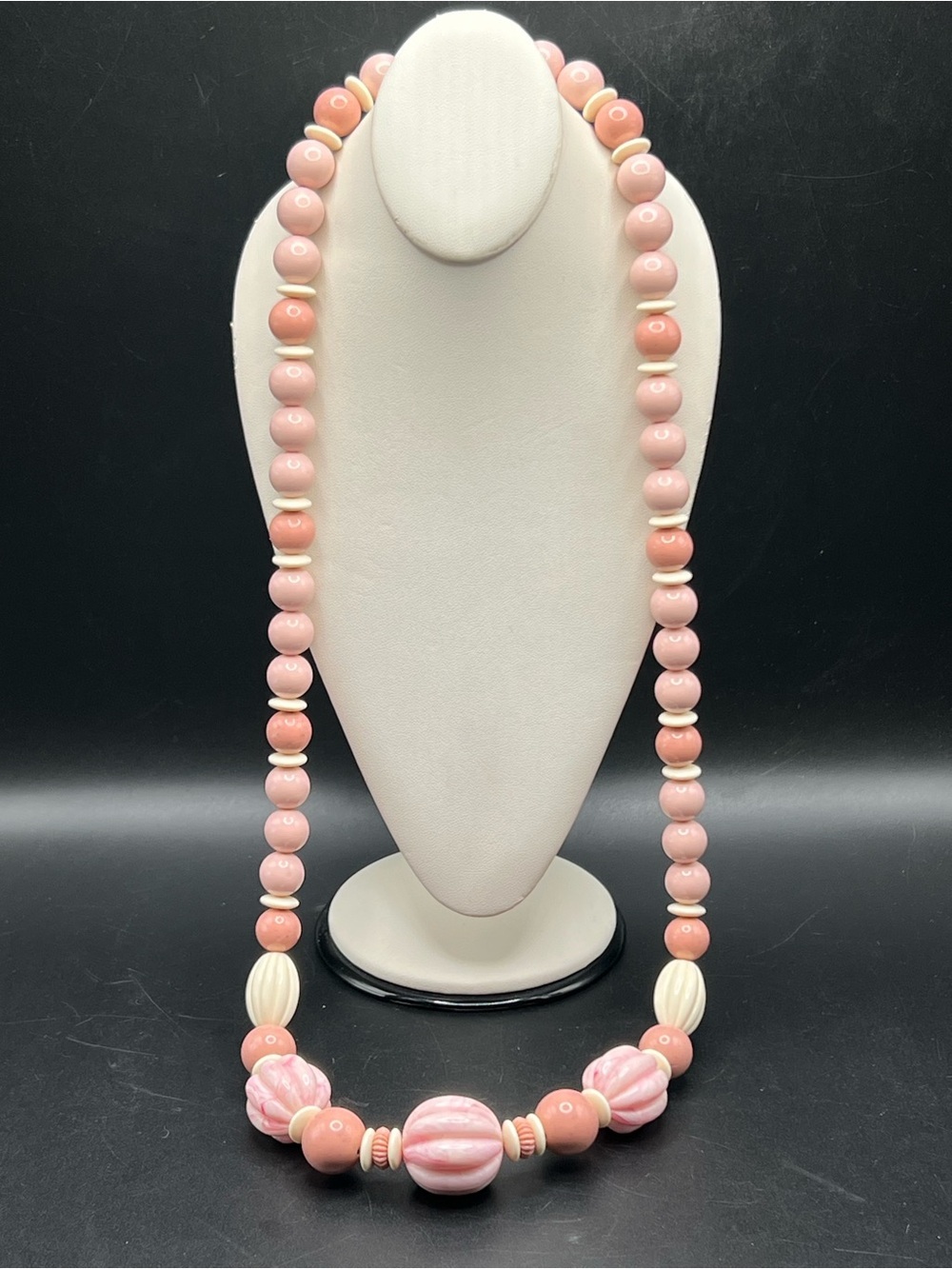 Vintage Avon "Burst of Spring" pink acrylic beaded necklace Jewelry